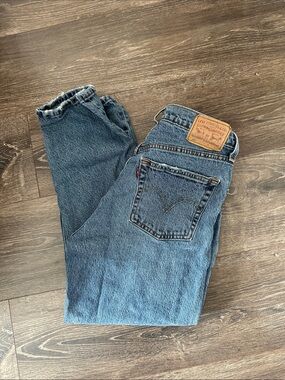 Levi's High-Rise Women's Jeans in Classic Blue Denim